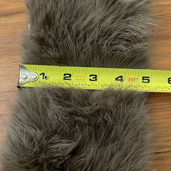 Faux Fur Taupe Gray Scarf Womens 5X37 in. - Picture 5 of 5